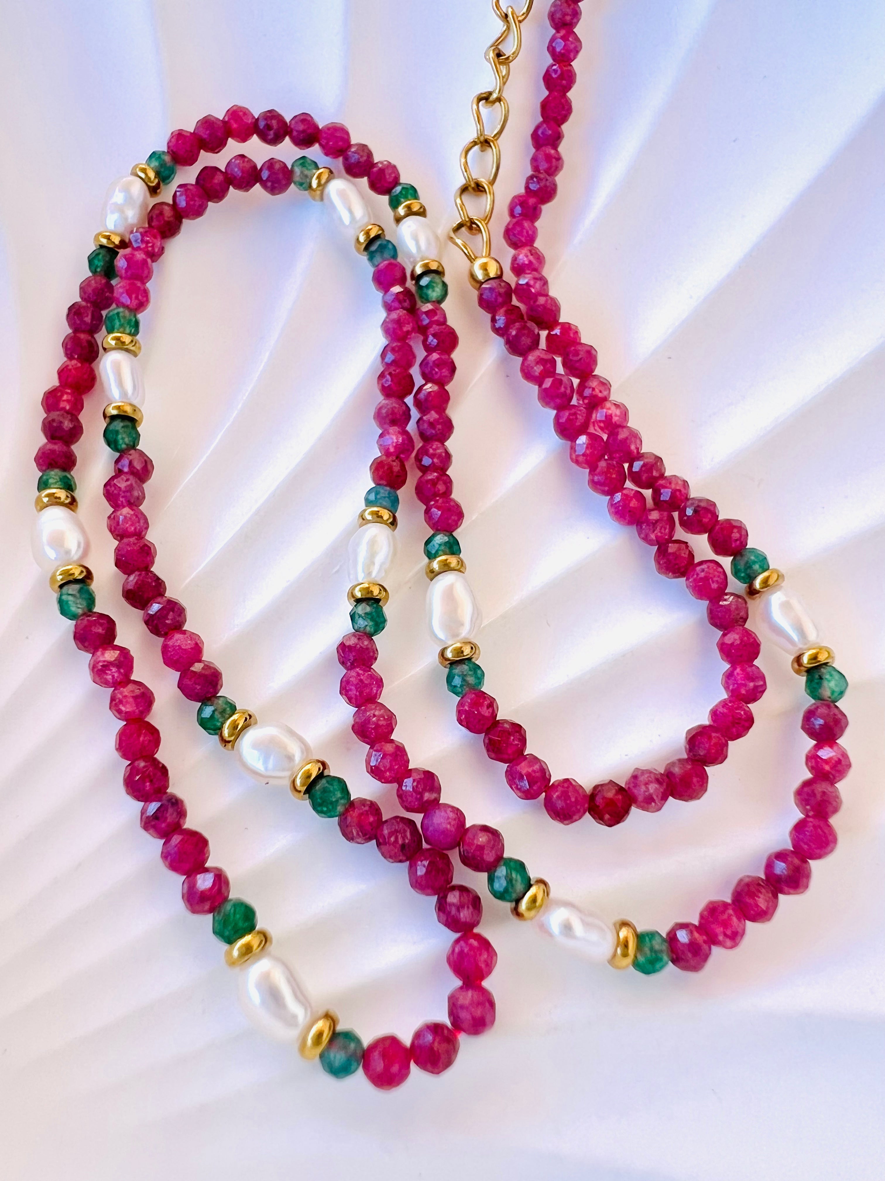 Colliers en pierres naturelles