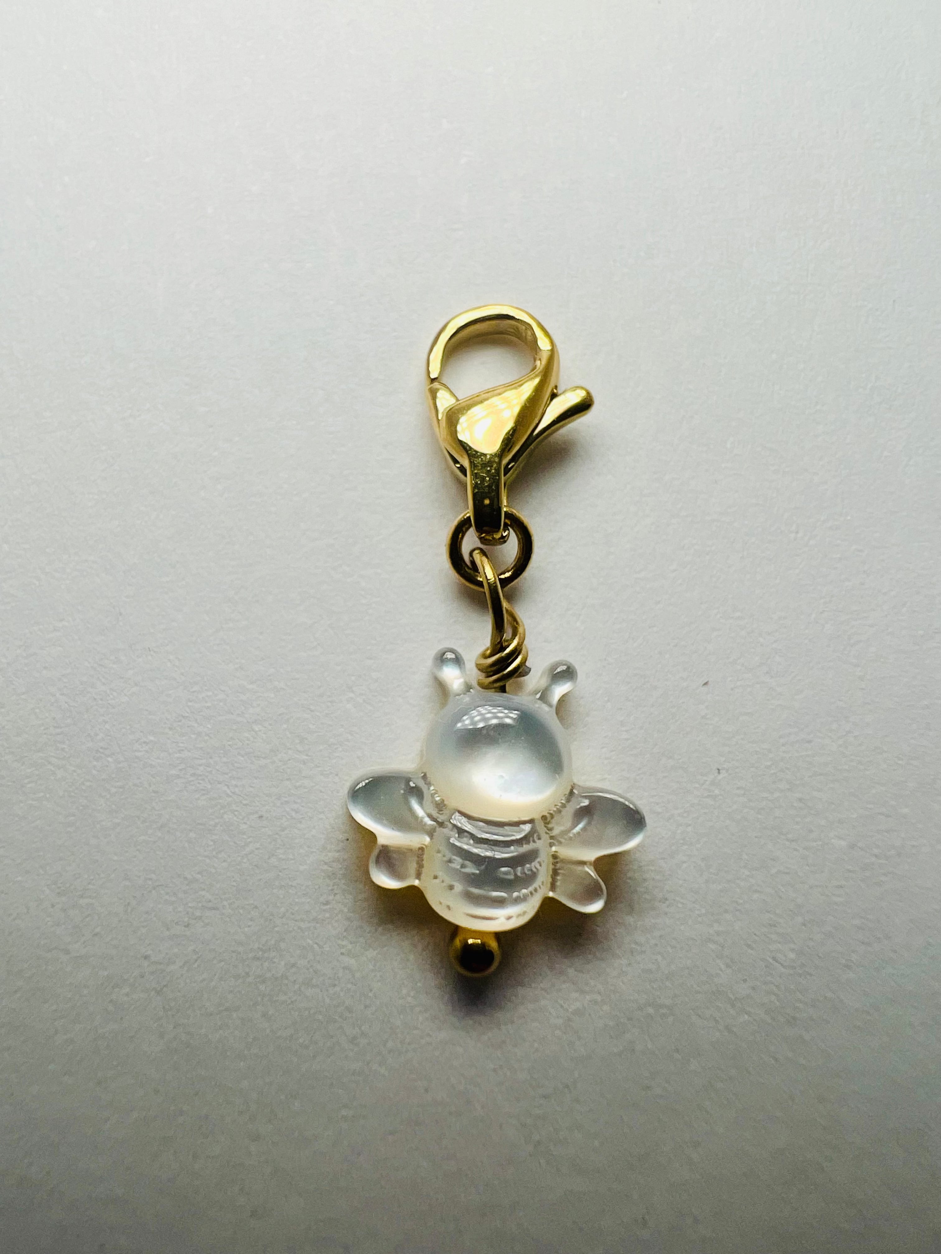 CHARM ABEILLE AYLANIS
